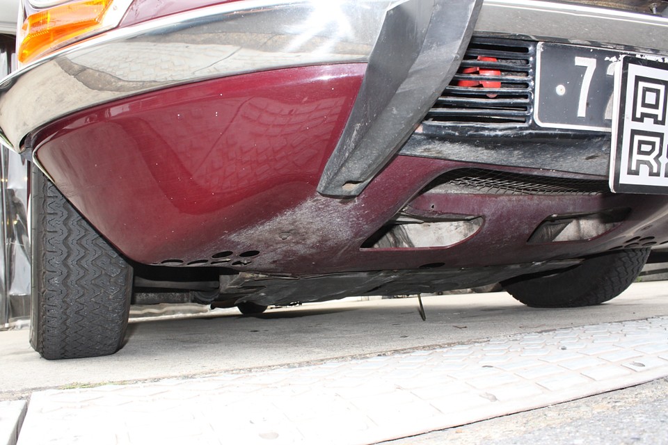 フロント下部。オイル漏れも無く、乾いているのがお判りいただけると思います。