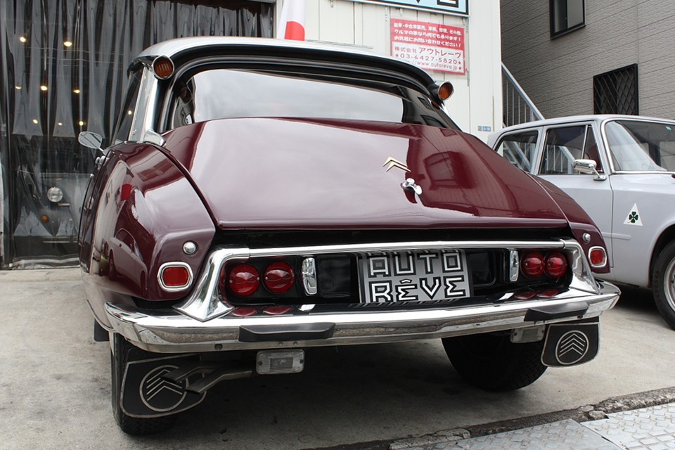 これは単に自動車への評価というより、決して簡単ではない、その独自性を形にするために関わった人々の哲学や情熱に対する賛辞ではないかと…。