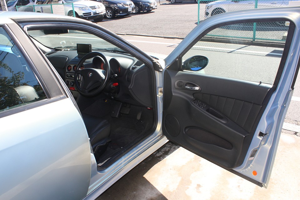 男の仕事場！的な黒一色の無骨なインテリアがやっぱ「らしい」のです！