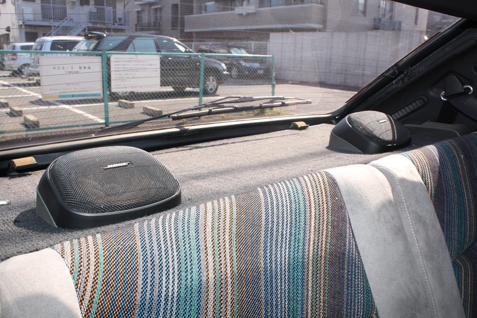 まるで純正の様にピッタリと合ったBOSEのスピーカー！やっぱ良い音は欠かせませんからね。