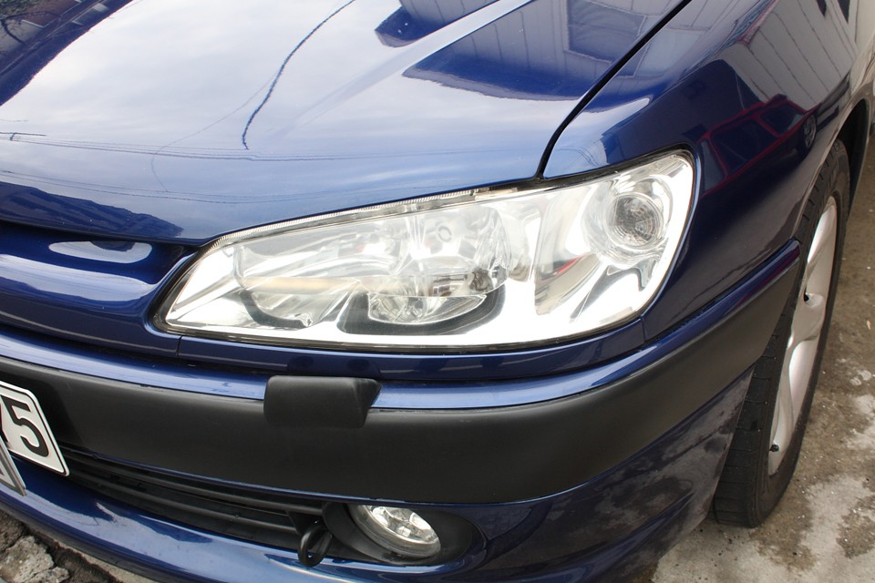 ヘッドライトもクリア〜！バンパーの樹脂も黒々！良いんでな〜い！