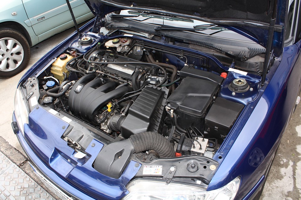 定評のあるPSA製2.0L直4エンジン！とてもバランスのとれた扱いやすいエンジンです。
