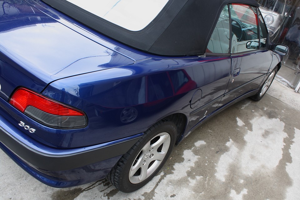 306はこの絞ったサイドラインの「踏ん張ってます！」感が良いのですぅ〜！