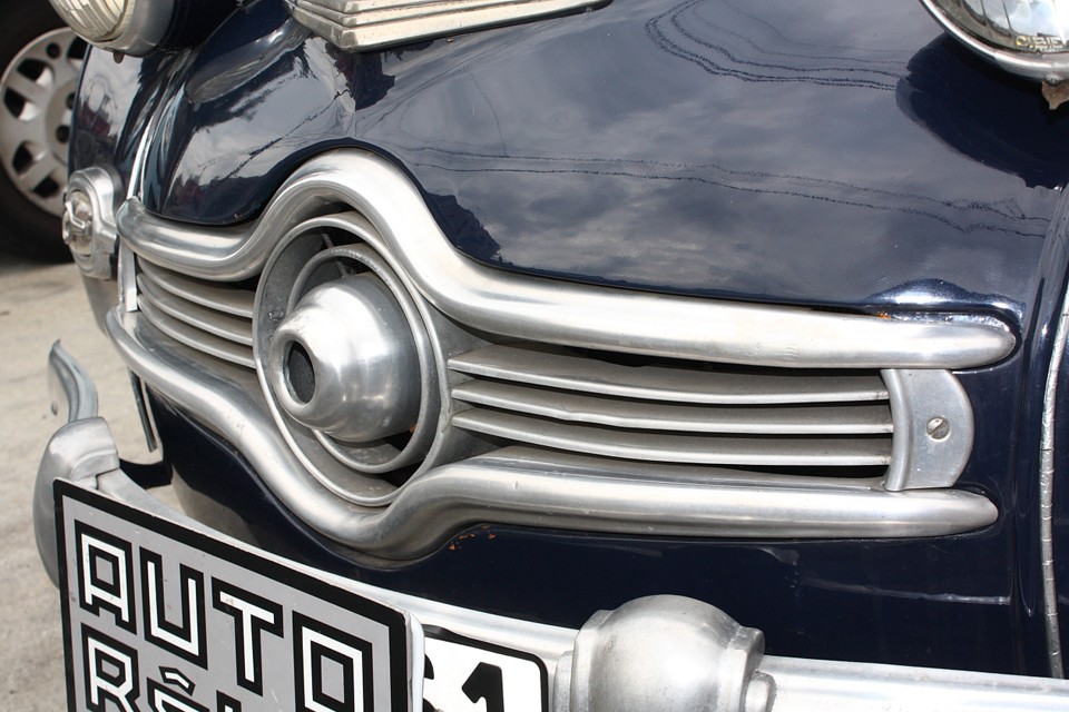 このアルミ細工だけで、２ＣＶのうしろ半分くらいのコストが掛かっているのではないかと・・・。