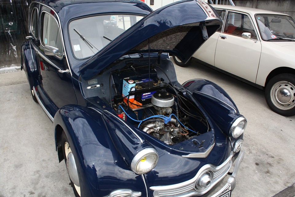 そんなディナＸの最大の謎と言えば、このエンジンかもしれません。