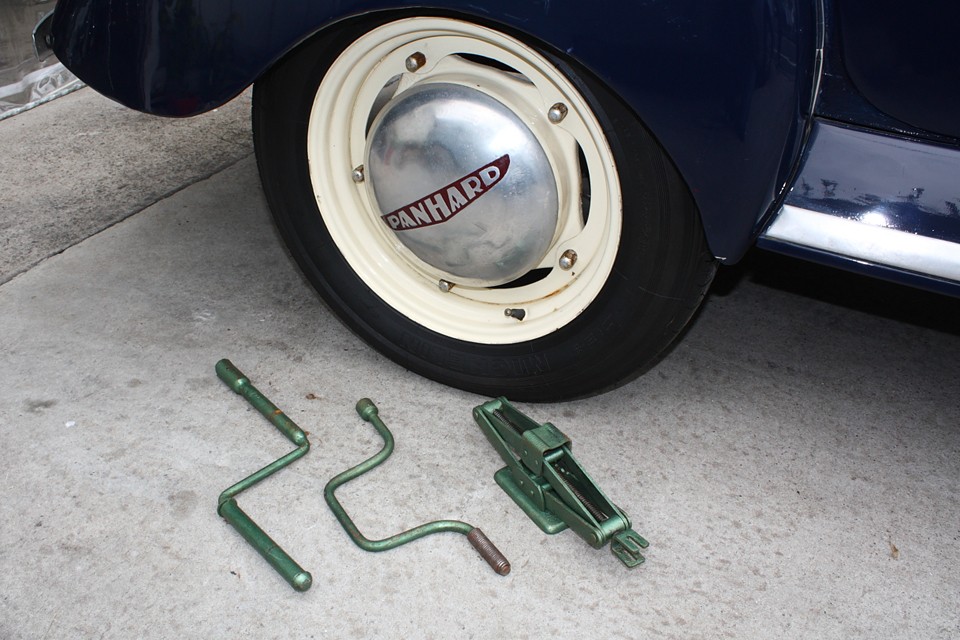 想像してみてください。化粧鞍をまとった馬に引かれる馬車を・・・。