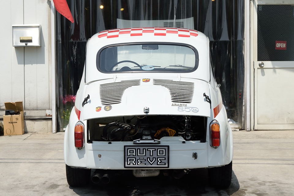 更に強烈なリアスタイル！確かにフードを閉めなければいけないって事はないんですけどぉ～！