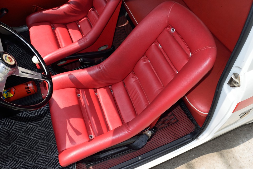 スレ、破れはもちろん、目立つ汚れもありません！