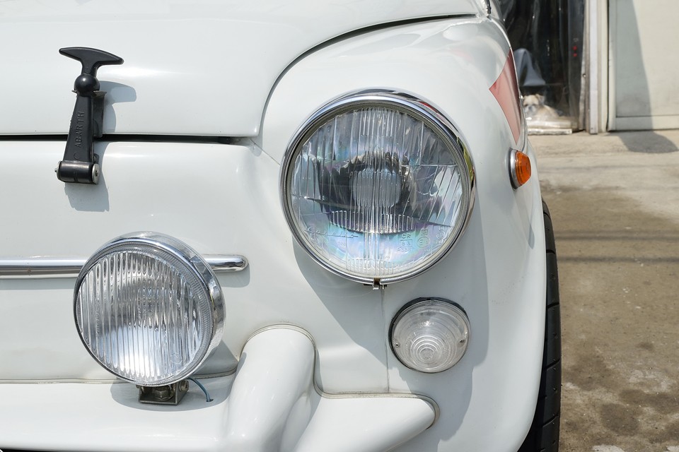 ヘッドライトはちゃんとCarello製！フォグやウインカーレンズもクリア〜！