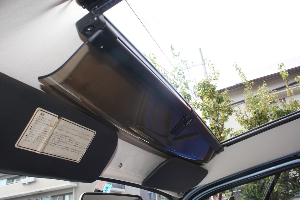 そして「これは便利！」な折りたたみ式バイザー付き！