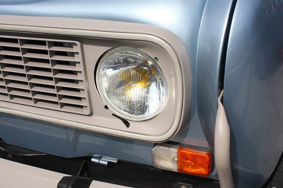 ライトもクッキリ！ウィンカーレンズも割れてな〜い！