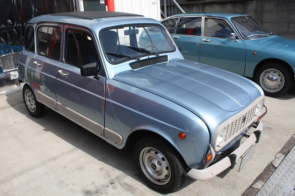 車検も平成26年8月まであるので、直ぐ乗れるし、初期費用も抑えられま〜す。