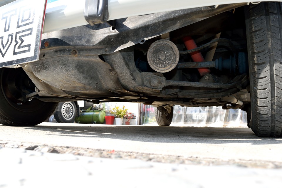 エンジン下面です。　乾いてる！　スゴイ！　以上！（笑）