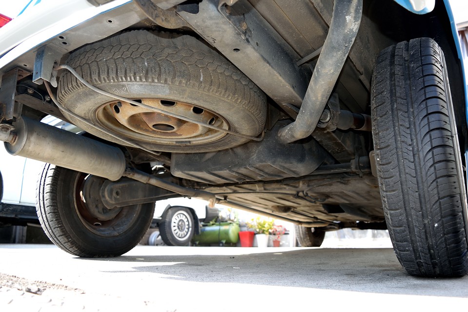 車体後部下面です。もちろん汚れはあるものの、酷いサビや腐食が無いのがお判りいただけるかと・・・。