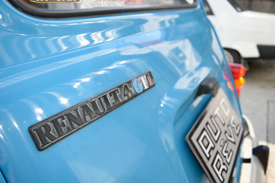 キャトルのハンドル握って、♪ブラウンシュガ～♪って叫んでみれば・・・。