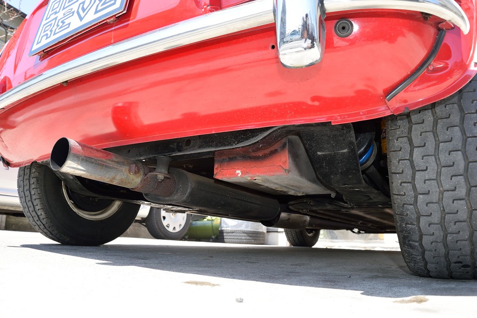 横から出すか、真ん中から出すか・・・それだけっちゃあ、それだけなんですが、ミニ好きににとっては大問題なのです！（笑）