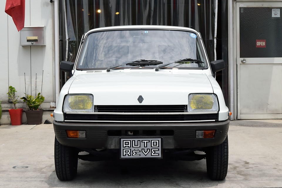 修理内容については、後ほど詳しくご説明させていただくとして、「古いクルマだから、維持するのは大変なはず！」の乗らない理論は取りあえず置いといて、「サンクってやっぱ良いよなぁ～」の直感で見ていただいて良いレベルの個体かと・・・。