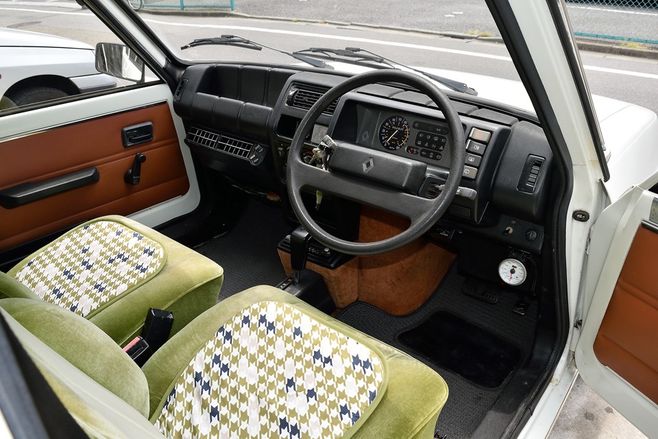 「うわぁ～キレイ！」　「なにこれ！カワイイ～！」　「色味がステキ～！」・・・ここまで聞こえてきましたよ、ふっふっふっ。