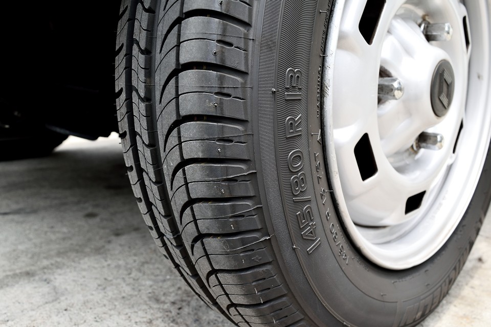 でもって、ミシュランタイヤも新品交換したばかり！奥さ～ん！これ結構大きなポイントですよぉ～！（笑）