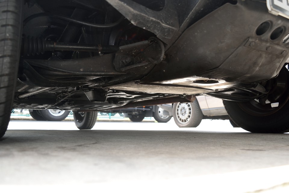 フロント下面です。オイル漏れもありません。・・・うっぉぉぉぉぉお。