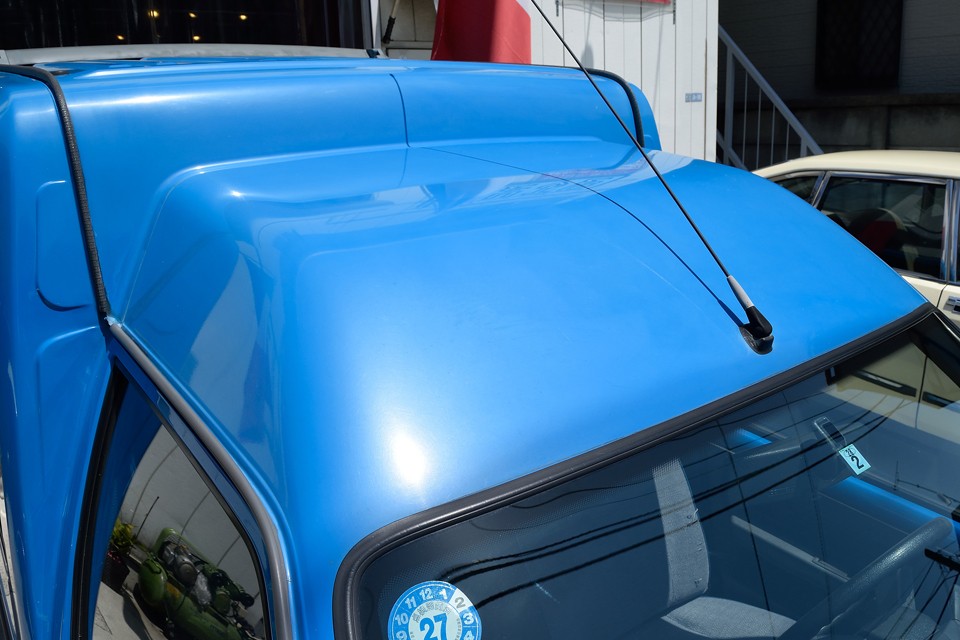 ルーフの塗装もご覧の通り、少しツヤ無し状態ですが、ＷＡＸも何もしてない状態でこれですから、合格ですよね。