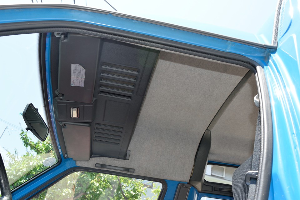 天張りも目立つ汚れやタレはありません。イヤな臭いも無く清潔な印象です。