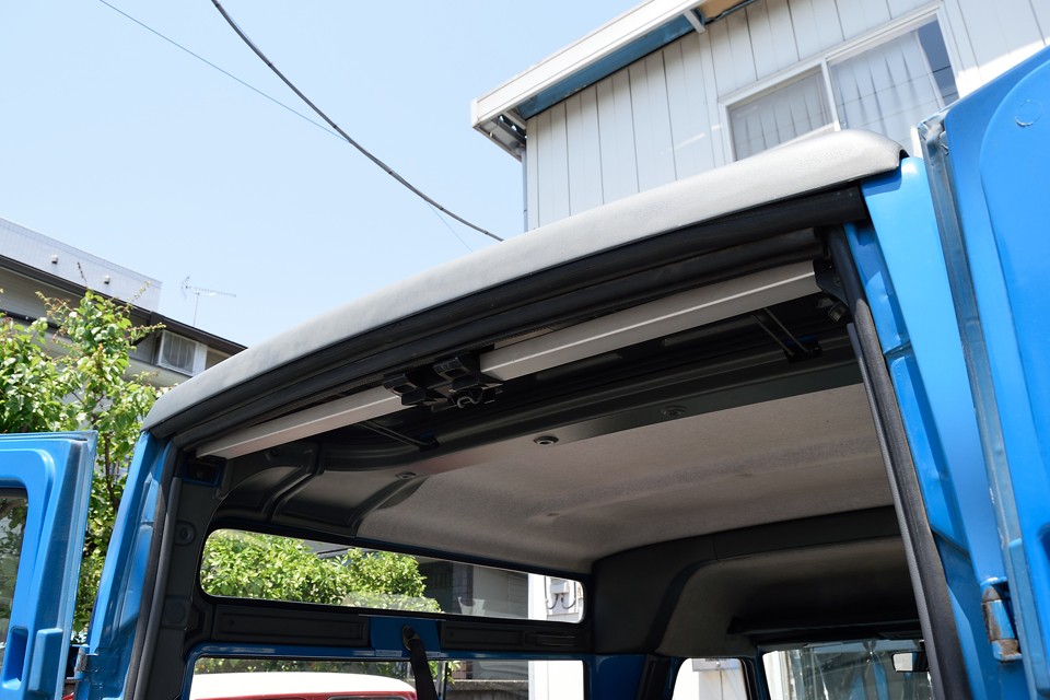 エクスプレスはジラフォン（上部ドア）付きなので・・・