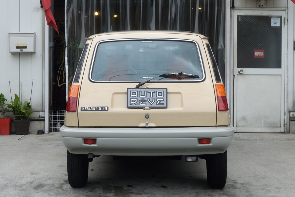 外装はボディ、バンパー、ホイールすべてオールペイント済み！キレイなわけだっ！