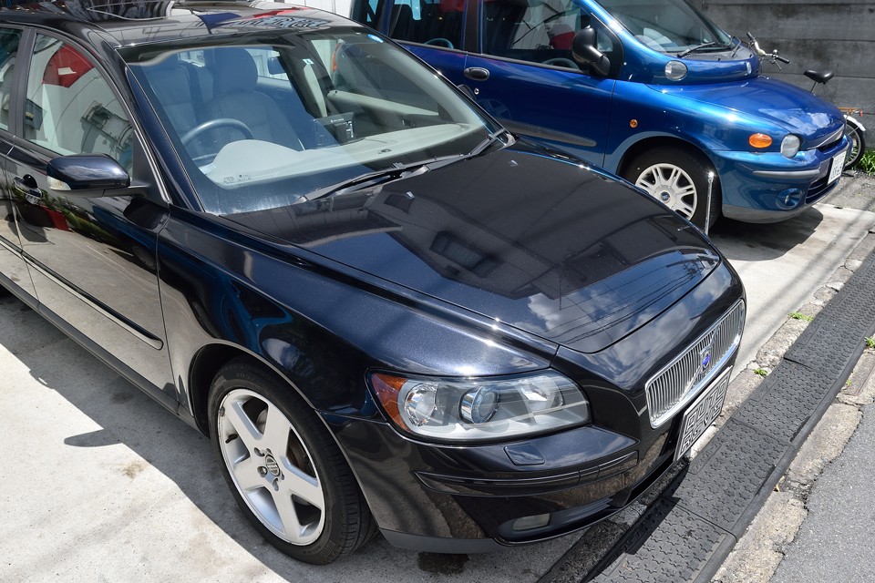 黒塗装は良くキズが目立つとか言いますが、この「ブラックサファイヤメタリック」はメタリックのキラキラ粒子のおかげで、それほどは目立ちません。