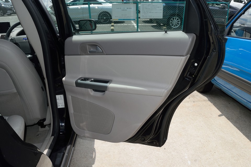 目立つ汚れや損傷も無いのがお判りいただけると思います。