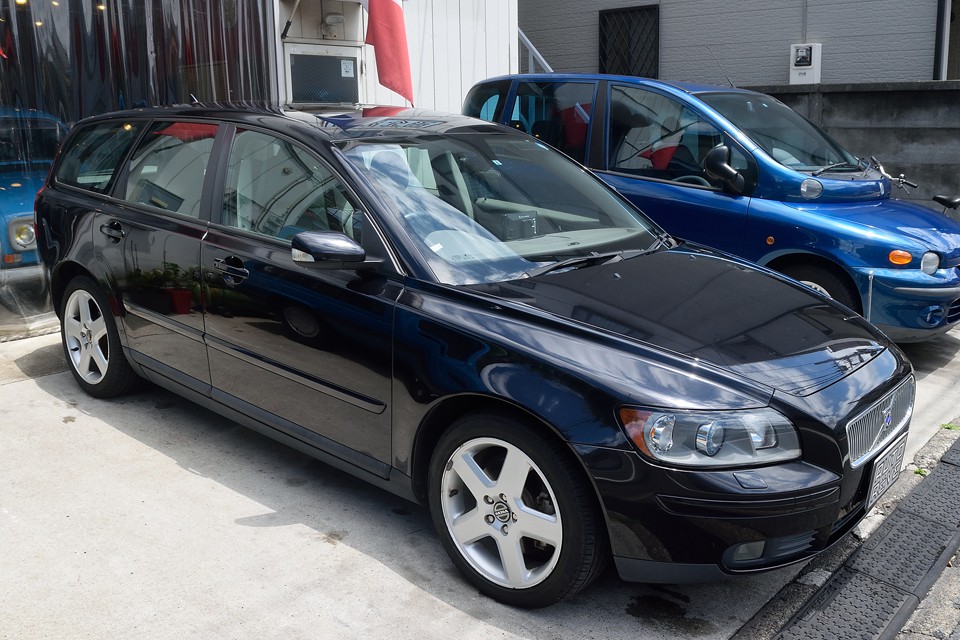 現在はポピュラーになったワゴン車ですが、その地位を築いたのはボルボの存在があったからと言っても過言ではないかと・・・。