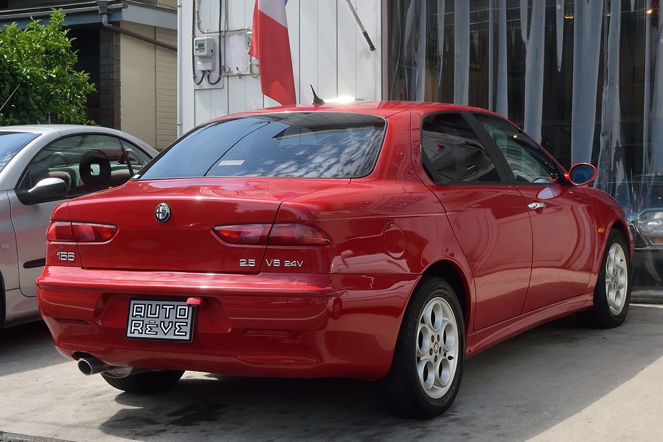 アルファの長い歴史の中でもこれほどの官能のエキゾーストを奏でるエンジンはそうありません。