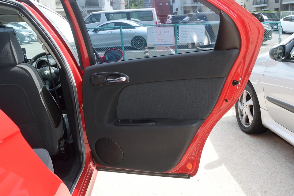 ご覧の通り、インテリアは全体的に、目立つ汚れや損傷も無く清潔な印象です！