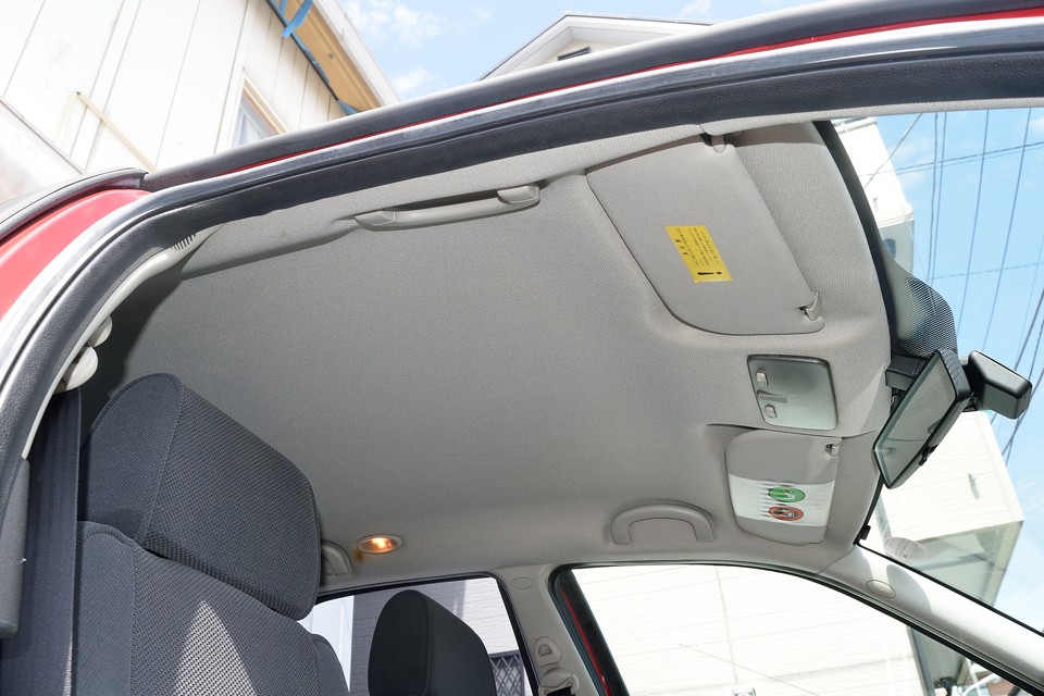 汚れが目立つはずの白い天張りもキレイ！タバコやペットのイヤな臭いもありません！