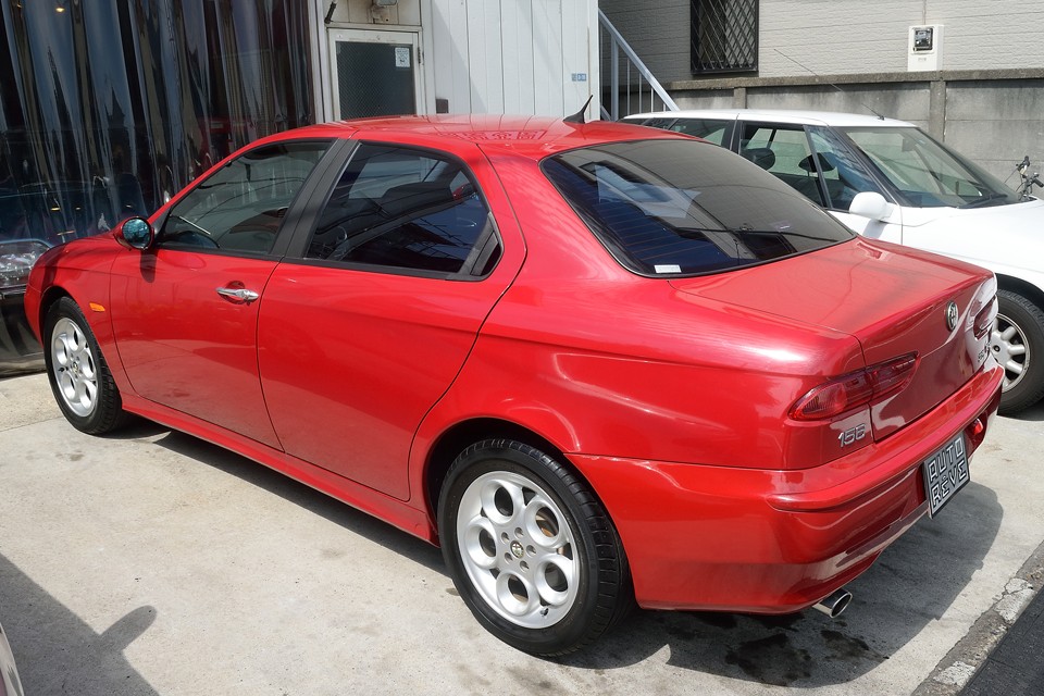 1997年の発表当時は異質なものにも見えたそのフォルムが、見れば見る程、知れば知る程、美しいものに感じたのは私だけではないはず・・・。