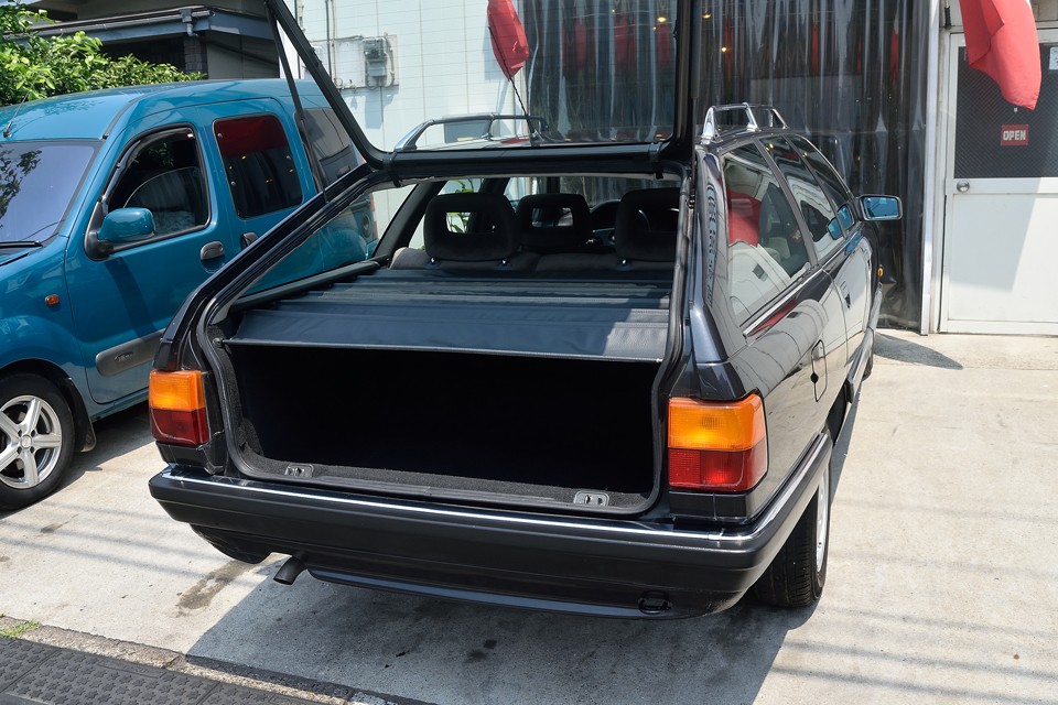 奥行タップリのラゲッジルーム！これだけあれば日常はもちろん、ゴルフや家族旅行にも問題なし！