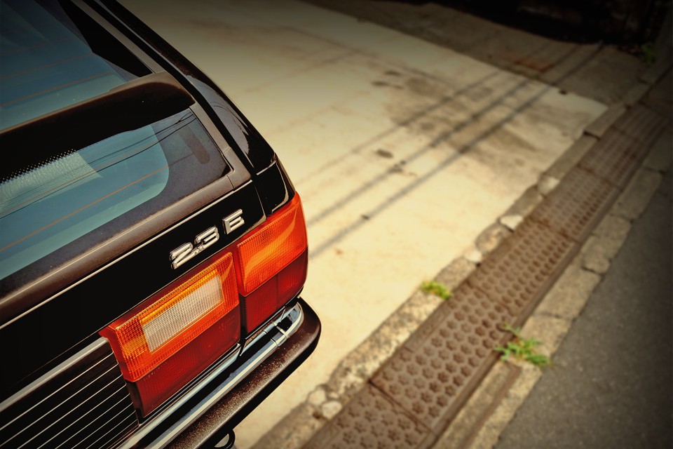 現代のアウディが醸し出すエレガントさを、このアウディから感じずにはいられないのです。