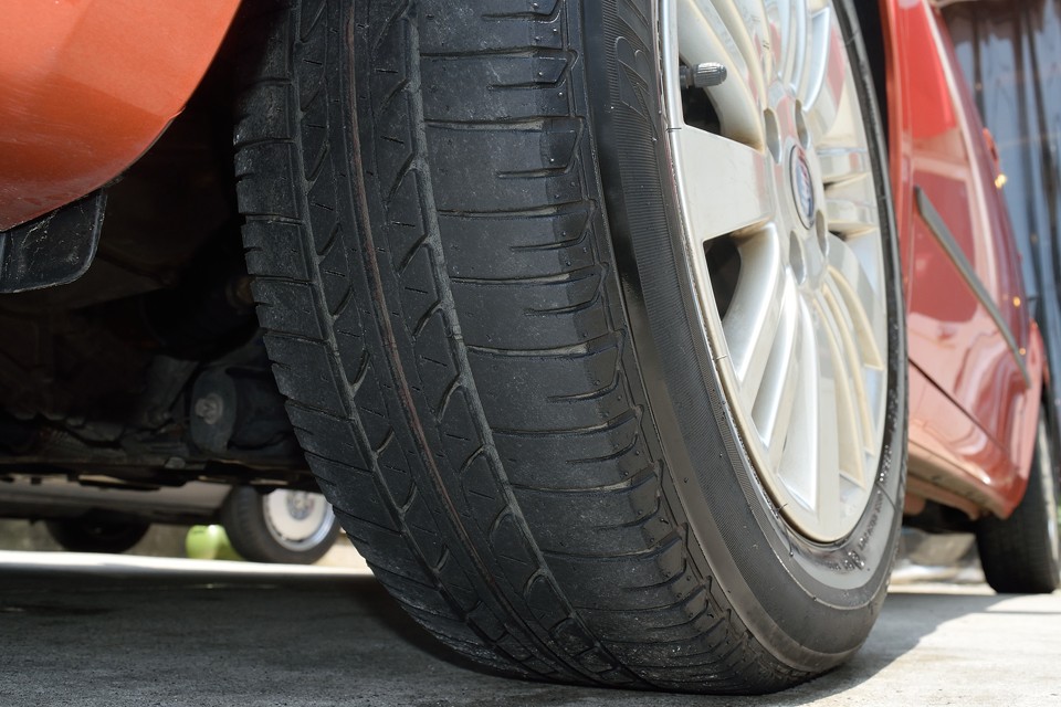 タイヤは5分山というところでしょうか。しばらく交換の必要はないですね。