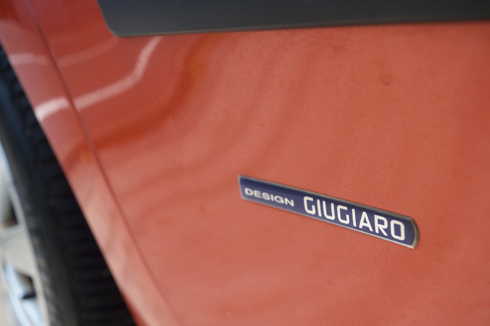 ジウジアーロ・・・やはりスゴイですね。