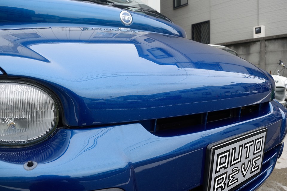 外観で唯一気になるのがコレ。飛び石による点状のキズが結構あります。