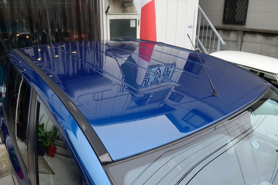 塗装が傷みやすいルーフは・・・ピッカピカァ～！色褪せ、クリア剝がれもありません！