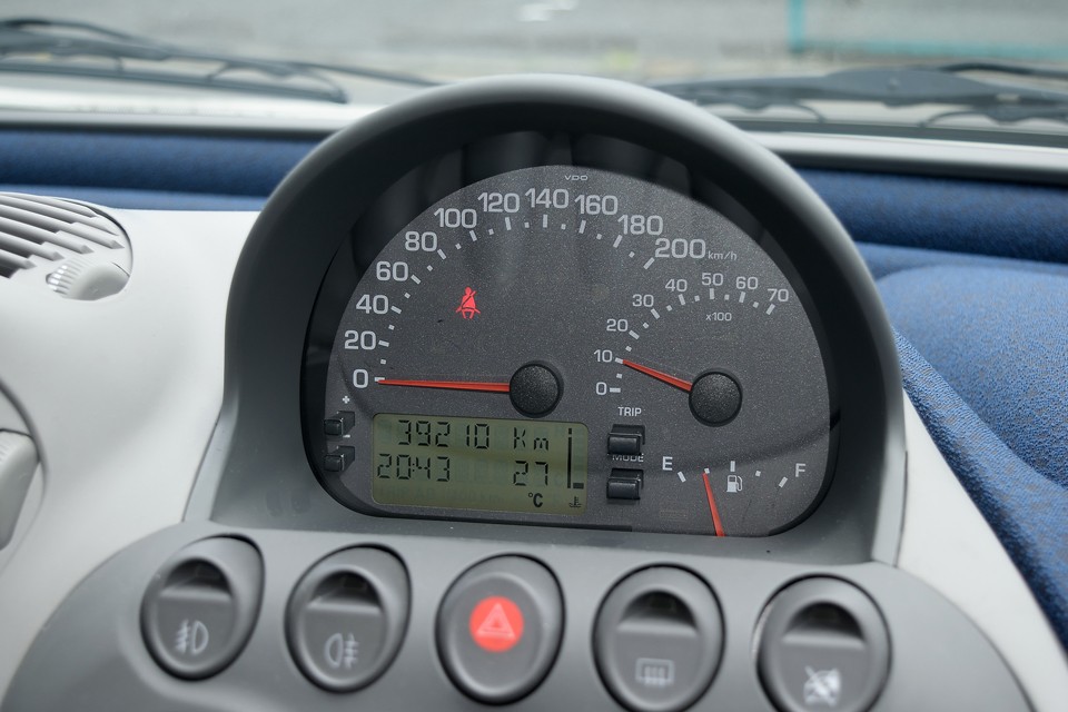 実走行3.9万ｋｍ！あるんですねぇ～こんな個体が！走行距離は少ないとは言っても、それなりに年月は経過しているので、気になるタイミングベルト＆ウォーターポンプは一式交換してのお渡しです！もちろん費用は車体価格込み！