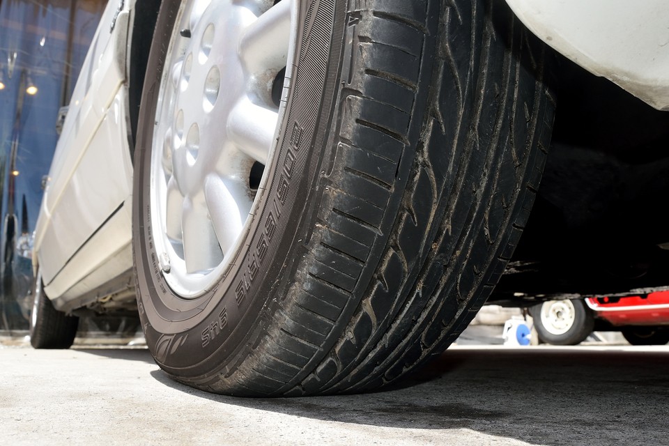 タイヤは6～7分山と言ったところでしょうか。当分交換の必要はなさそうです。