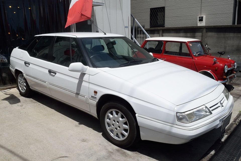 状態の良いXmもだいぶ減ってきました。しかもリスクの少ない右ハンドルでタイベル交換済み、ＡＣコンプレッサー＆リキッドタンク交換済み・・・。