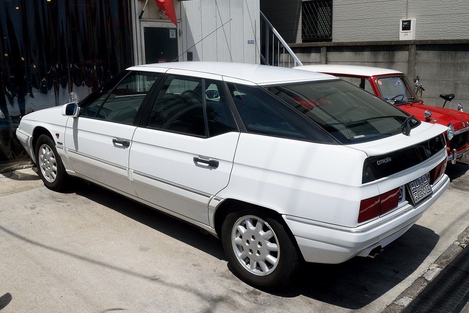 それから、忘れちゃいけません！弊社入庫時にプレッシャーレギュレーターO/H、ハイポンプO/H、リアブレーキパッドも交換済み！
・・・ってことは、気になる大きなところは、ほぼ交換済みなのです！