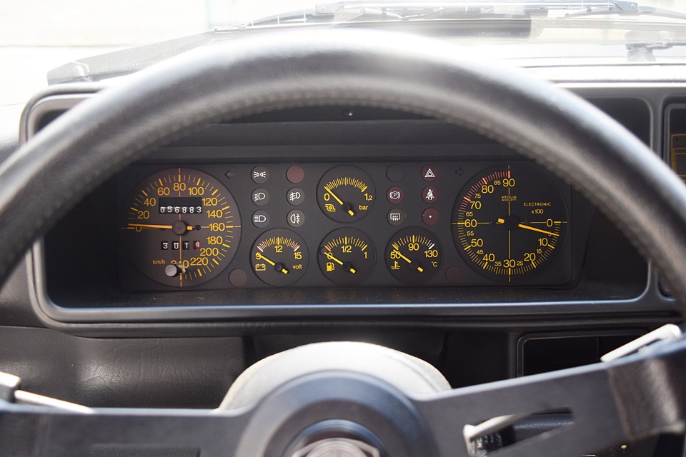 実走行5.7万Km！気になるタイベル、その他の交換歴は一言では書けませんので後ほどタップリと。