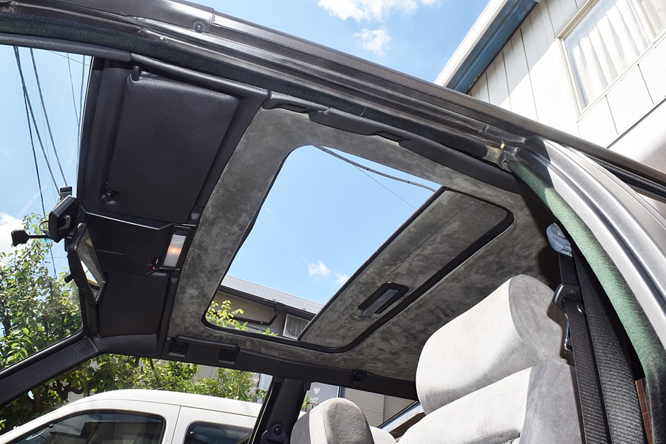 いつでも確実開閉のサンルーフ！手動バンザ〜イ！