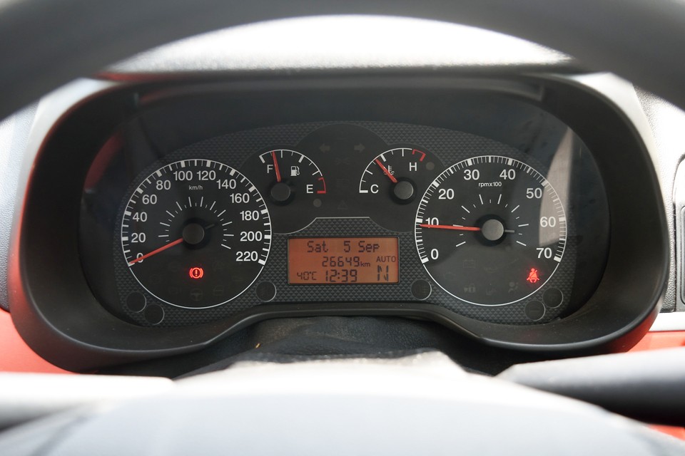 実走行2.7万km！内外装、機関ともに程度上も納得！この走行距離ですから当然と言えば当然。
車検も取り立てなので諸費用お安め、乗り出し価格で比べてくださ～い！