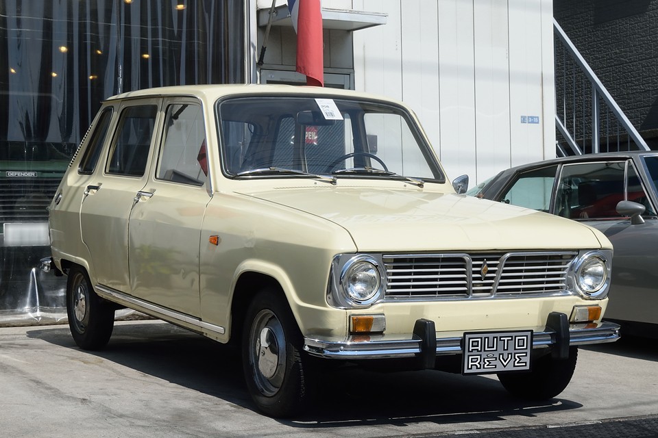 1971年式　ルノー6　ルノーが誇る究極の合理主義＆癒し系クルマ！・・・が、しかし「何これ？」って思った貴方！貴方が正常！