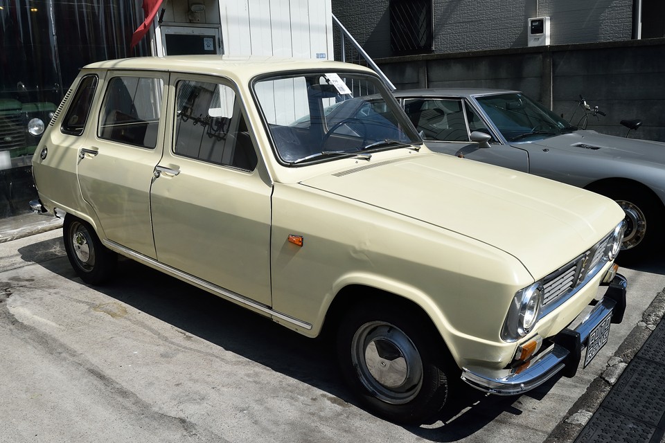 こんな「ブサカワ」なフォルムでヤレもあるのに、ミョ～に落ち着く不思議な魅力の6・・・。